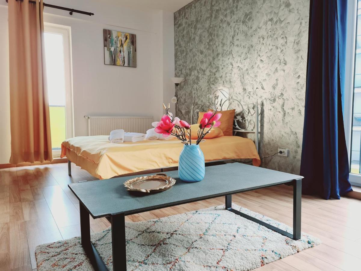 Ultracentral 5* Boutique Style Apartment. Brand New. 2 Rooms. Spacious. Free Parking *