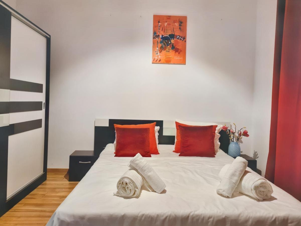 Ultracentral 5* Boutique Style Apartment. Brand New. 2 Rooms. Spacious. Free Parking