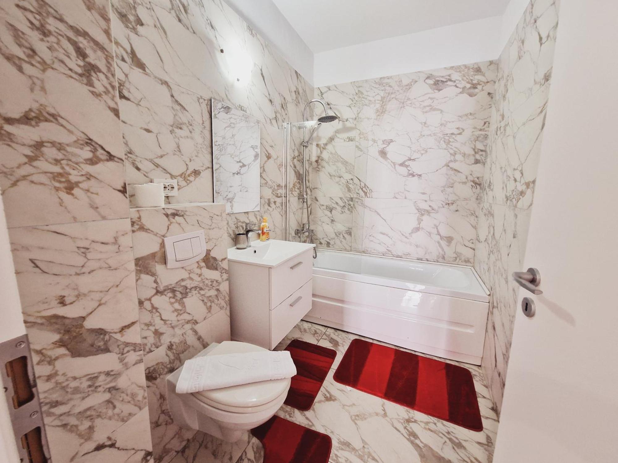 Apartment Ultracentral 5* Boutique Style Apartment. Brand New. 2 Rooms. Spacious. Free Parking *